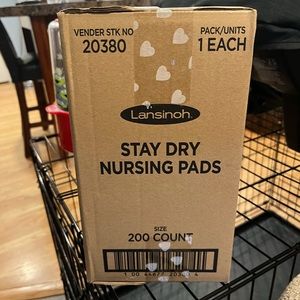 Lansinoh Stay Dry Disposable Nursing Pads